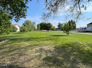 3rd Ave S, Carrington, ND 58421