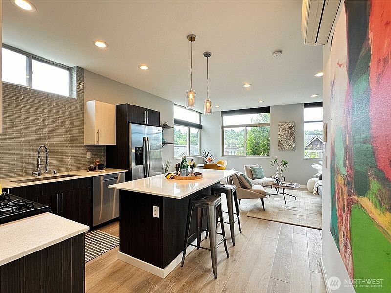 5th image of 3638 Courtland Place S #B