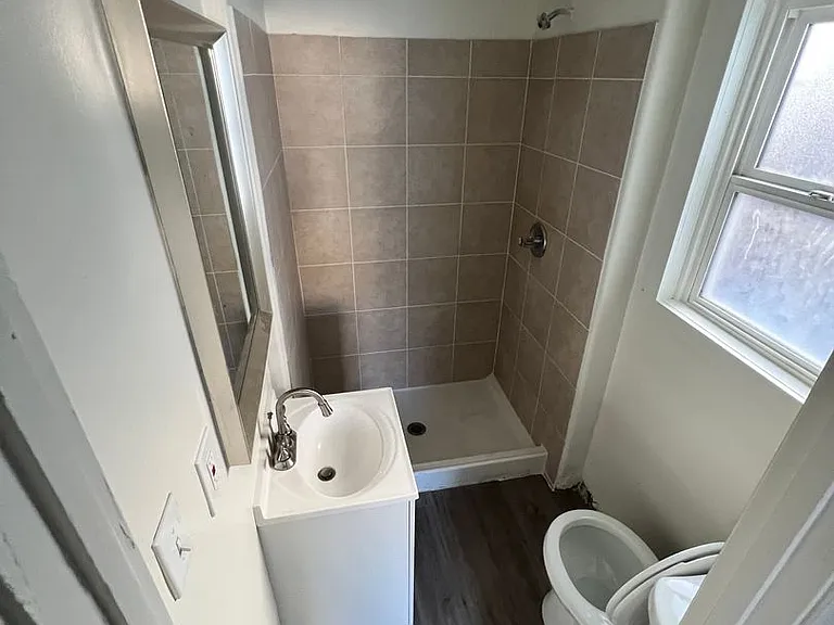 5634 Auckland Ave — Photo 4
