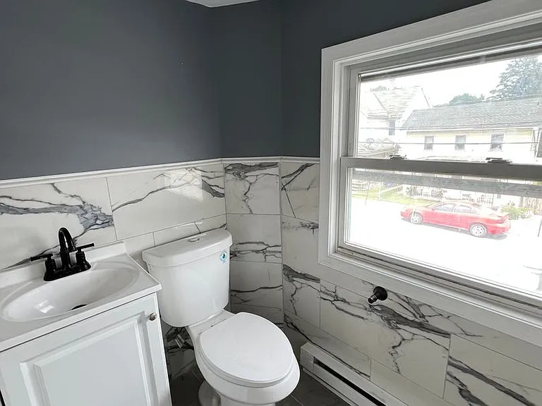 1143 Eynon St — Photo 12
