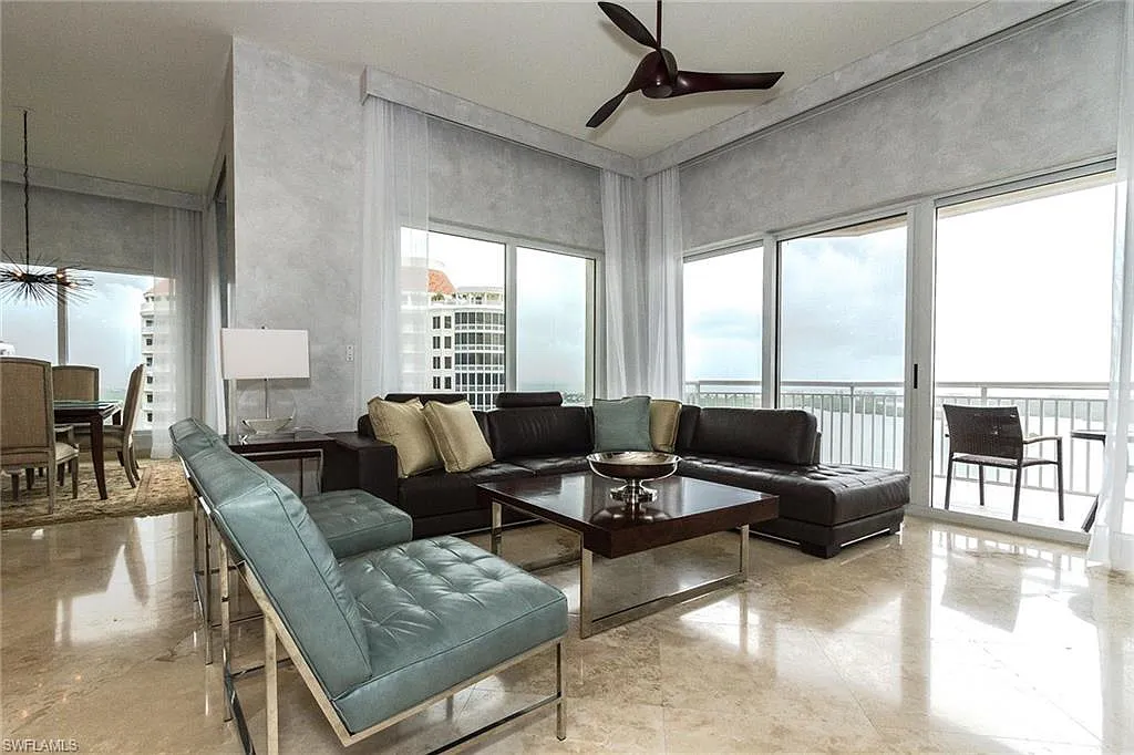 3 bed, 3.0 bath, 2530 sqft, $13,500 — Photo 2