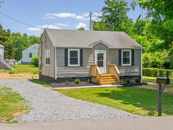 303 Park Ln, Clarksville, TN 37042