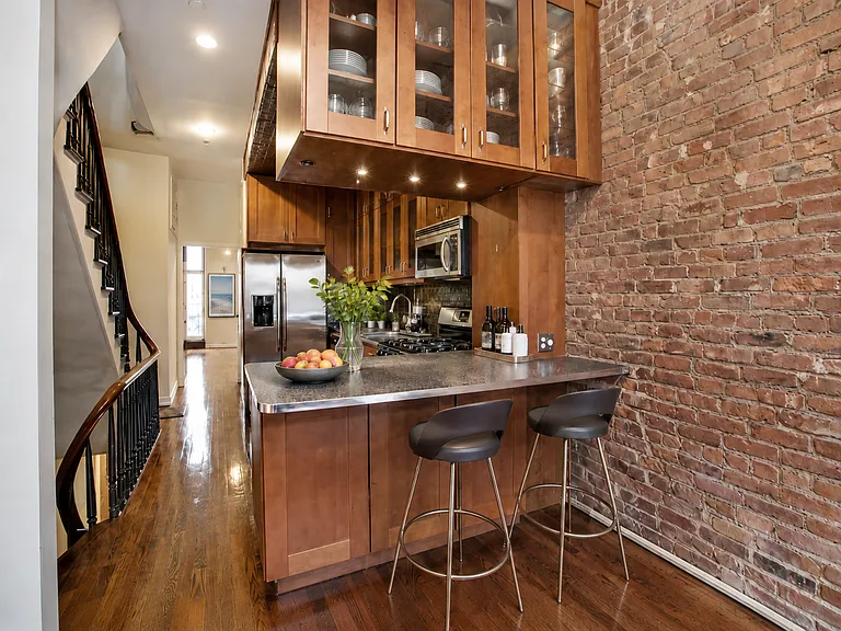 138 E 30th St #1 — Photo 15