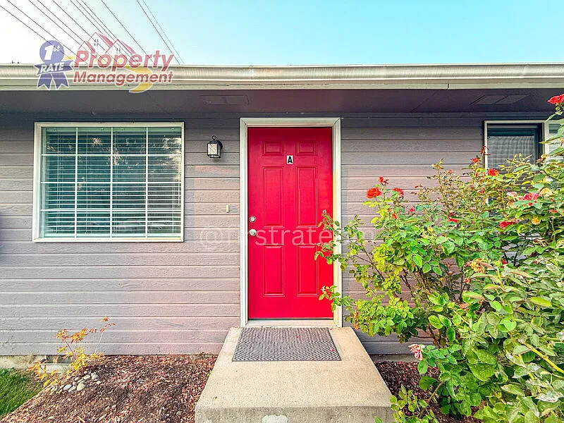 2 bed, 1.0 bath, 676 sqft, $1,345 — Photo 2