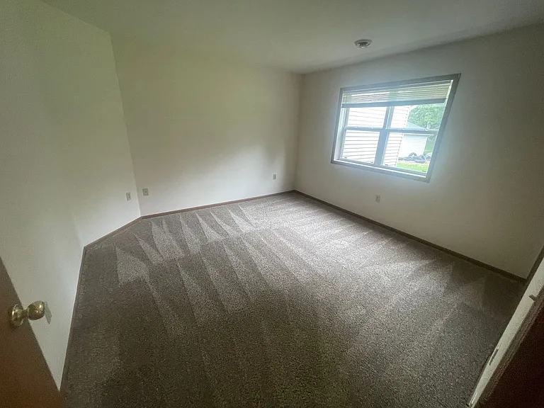 538-544 Partridge Ct. - 4 Unit — Photo 5