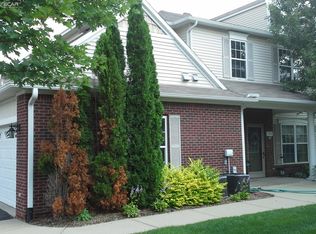 747 Eagle Dr, Fenton, MI 48430
