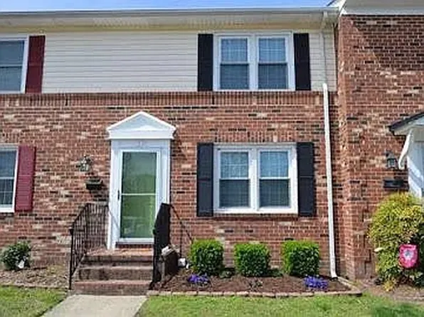 37 Charles Parish Dr, Poquoson, VA 23662