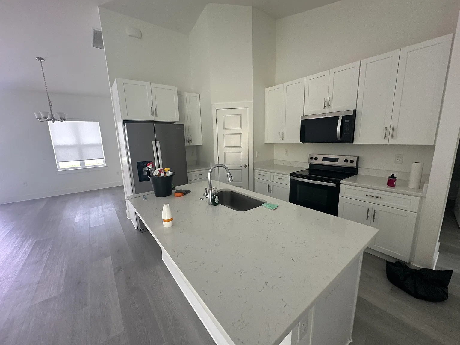 4 bed, 1641 sqft, $2,000 — Photo 3