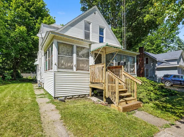 238 4th Ave, Three Rivers, MI 49093