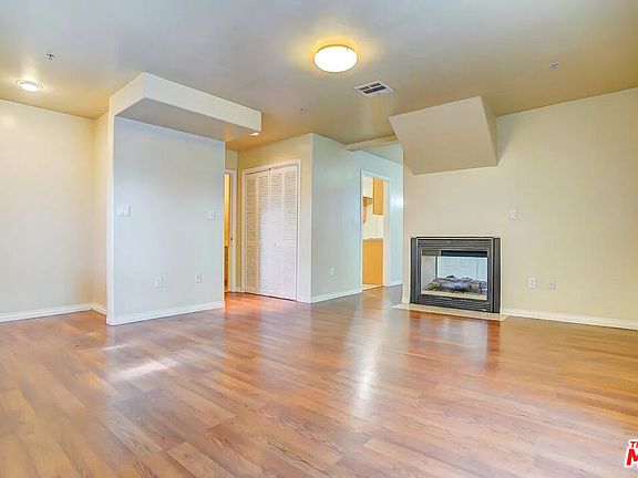 5th image of 3105 S Walton Ave