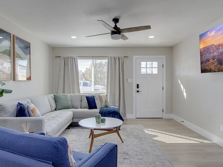 38 E Geneva Dr — Photo 5