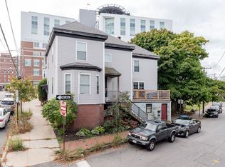 2 Crescent St, Portland, ME 04102