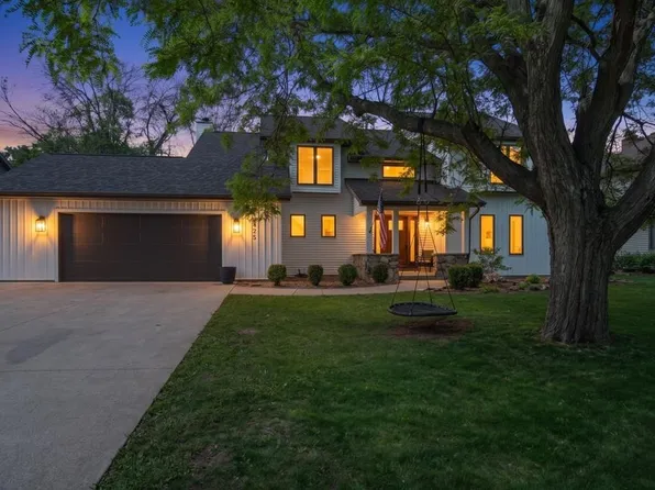 1825 Eagle Dr, Neenah, WI 54956