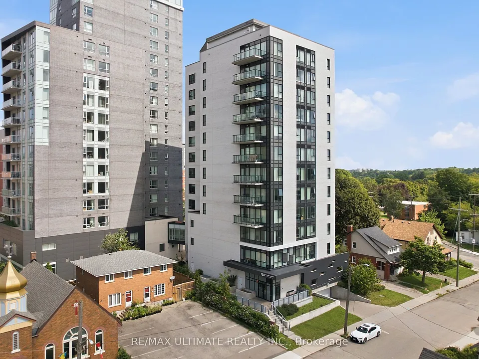 158 King St S #1001