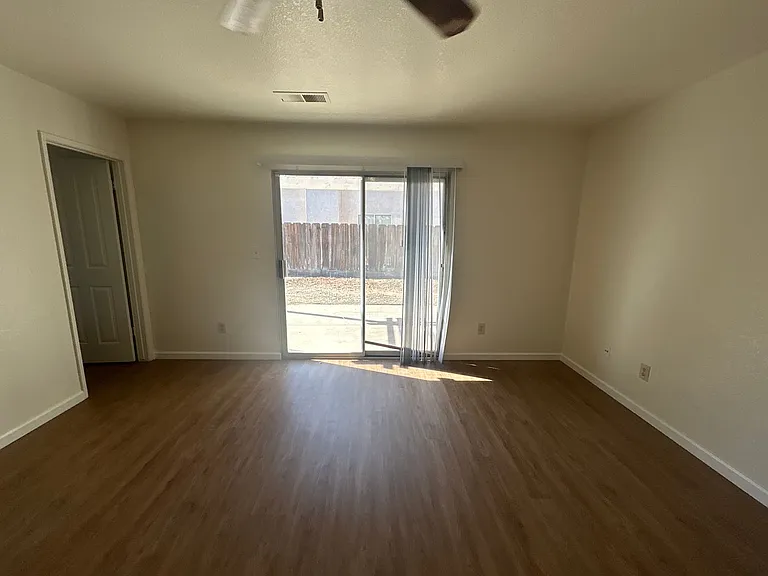 1589 Joett Dr — Photo 8