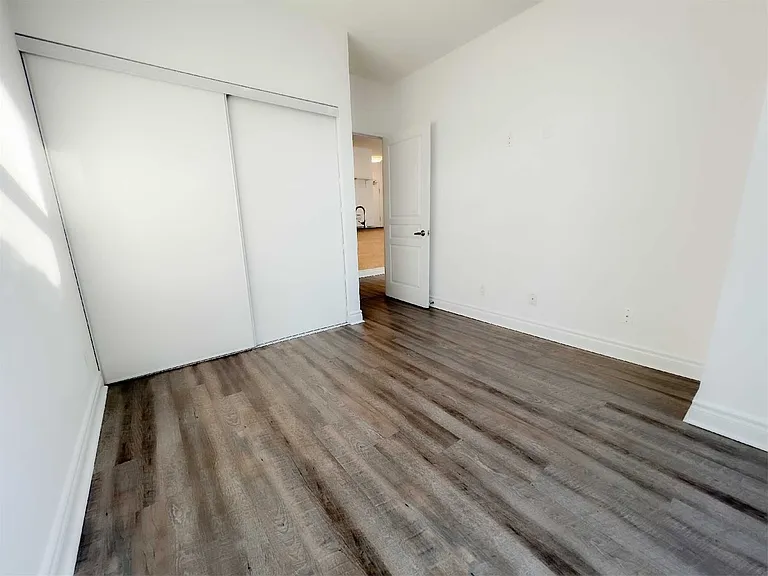 2240 Lake Shore Blvd W #309 — Photo 16