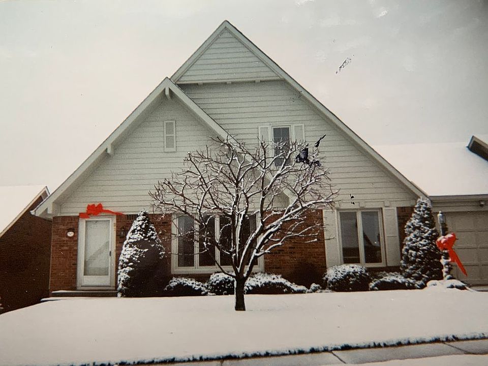 2nd image of 21 Woodacre Dr