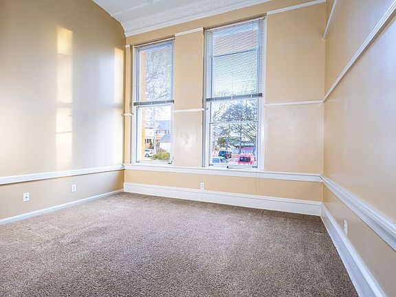 3rd image of 415 N 41st Ave #106