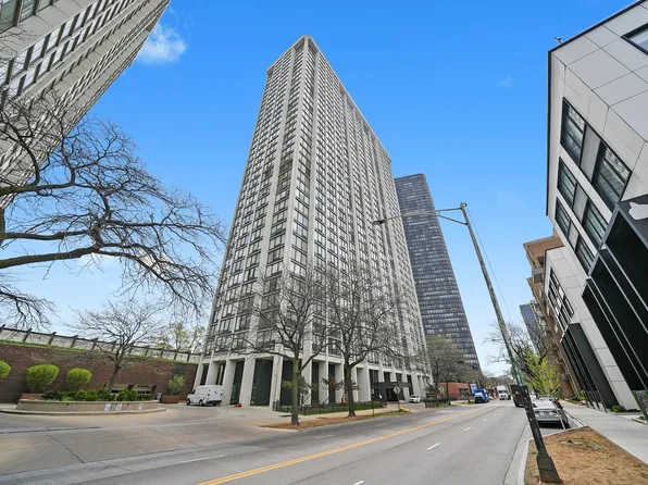5445 N Sheridan Rd APT 2012, Chicago, IL 60640