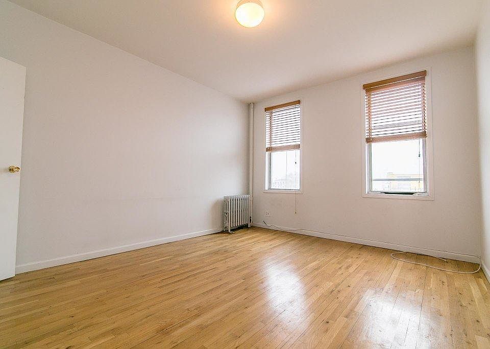 2nd image of 953 Metropolitan Ave #1LHAM