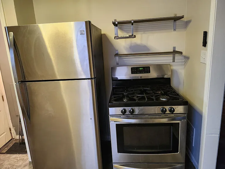 770 E Chesterfield St — Photo 7