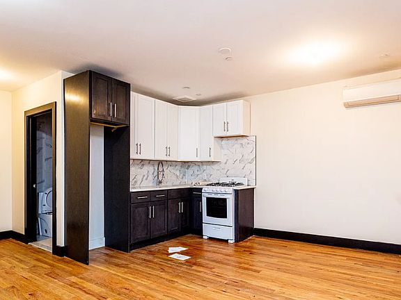 3rd image of 2427 Dean St #1F