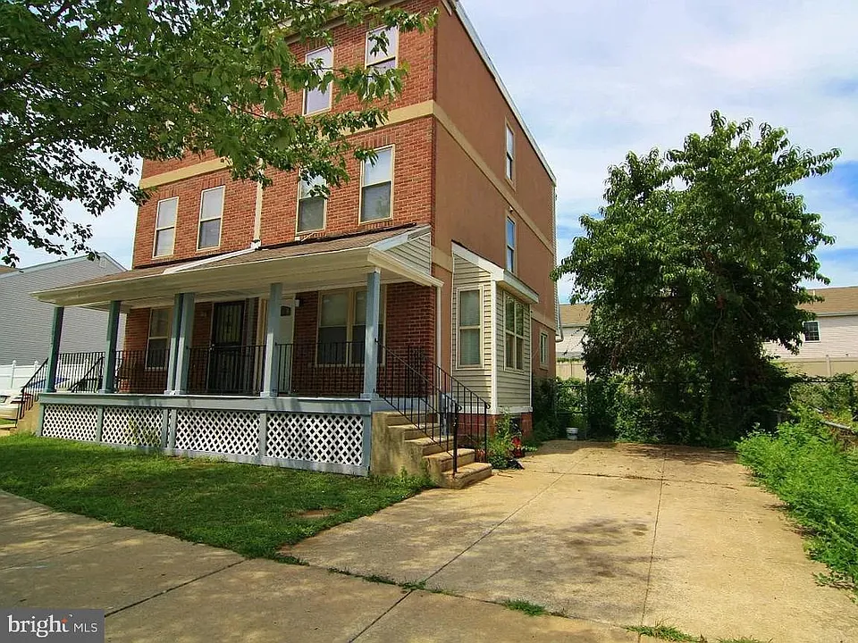 1917 W Master St