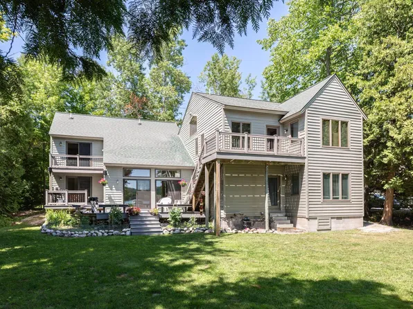 708 E Sugar Bay Ln, Cedar, MI 49621