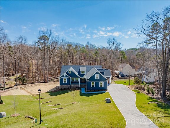 5th image of 165 Streamside Estates Dr