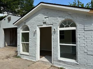 3041 S Walton Walker Blvd, Dallas, TX 75211