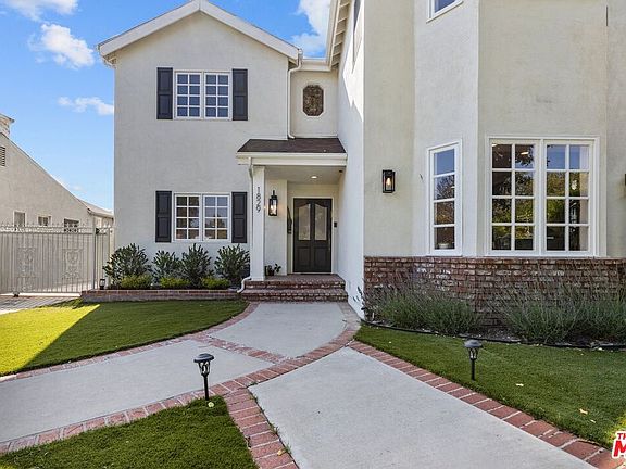 3rd image of 1829 Stearns Dr