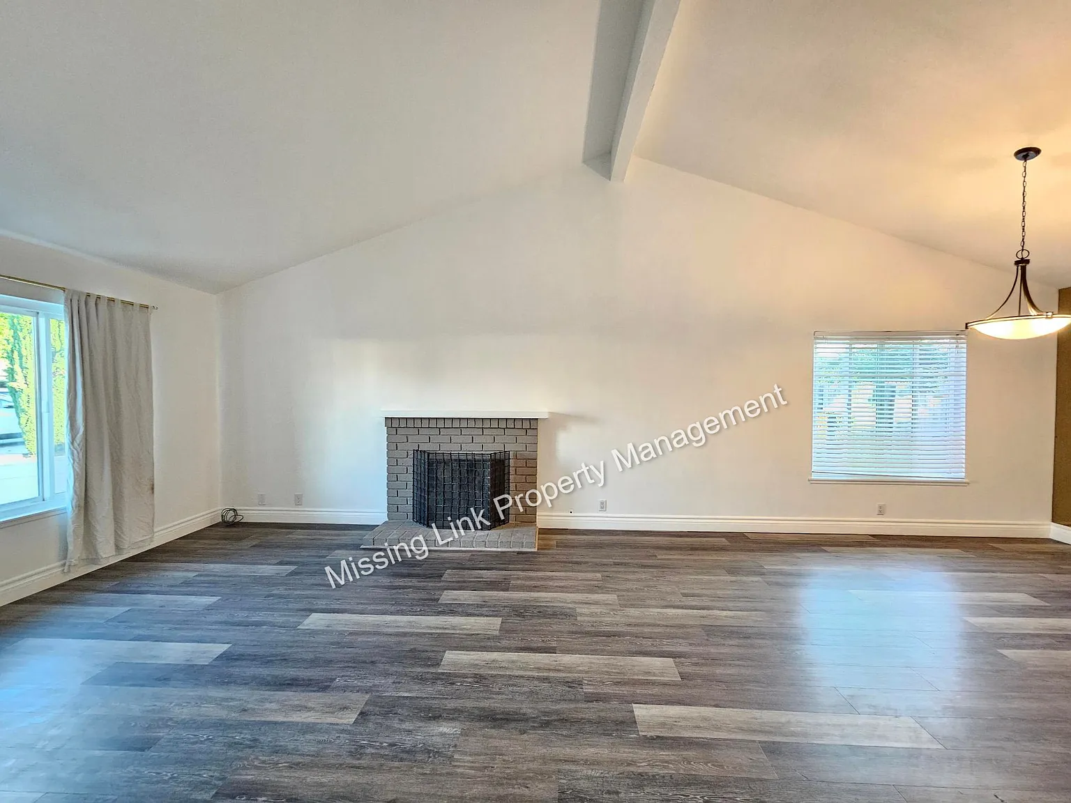 3 bed, 1612 sqft, $4,350 — Photo 2