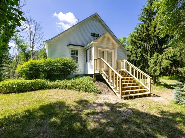 5725 Lucas Rd, Canandaigua, NY 14424