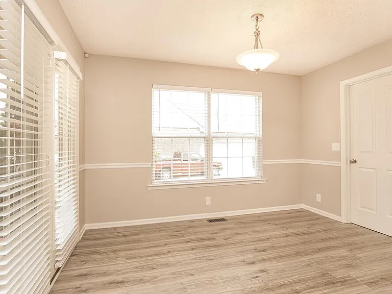 214 Quanah Parker Trl — Photo 7