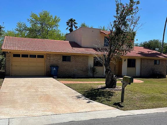 2nd image of 808 Balboa Rd