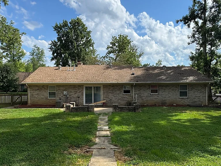 7666 Gourley Ln — Photo 22