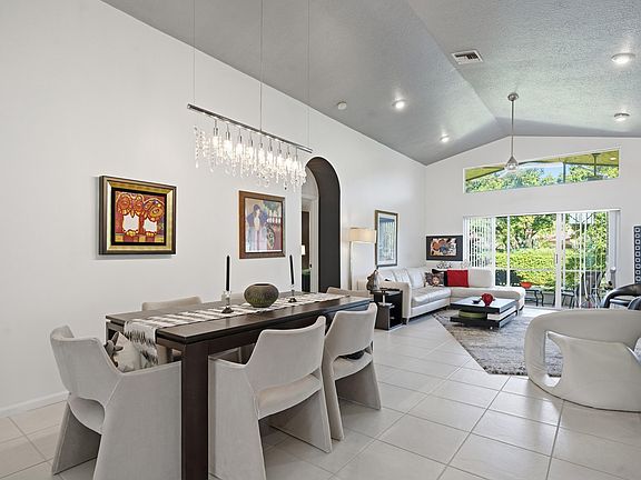 5th image of 6797 Castlemaine Avenue