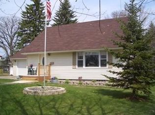 904 N 2nd St, Princeton, MN 55371