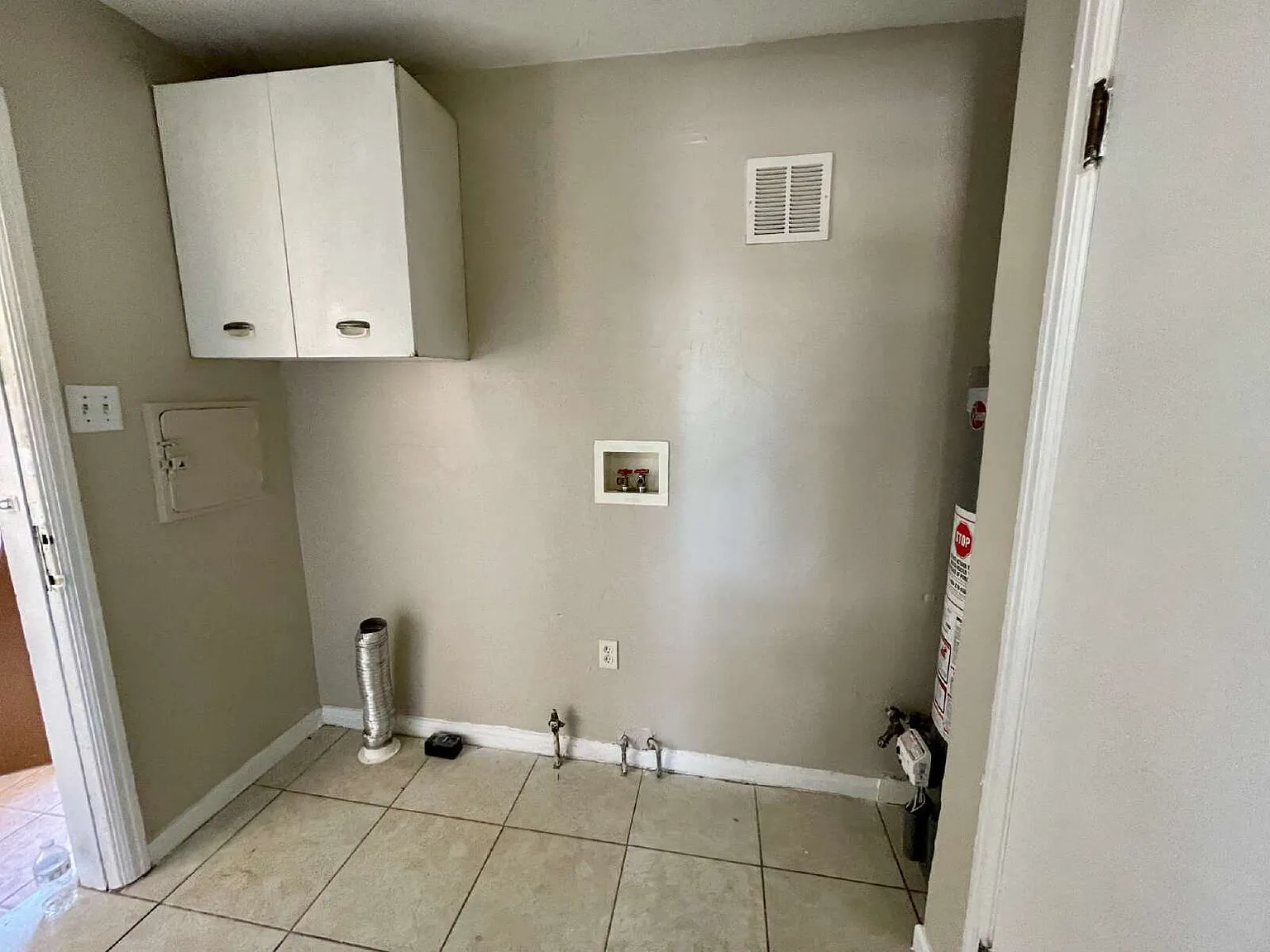 3 bed, 1.0 bath, 1032 sqft, $2,250 — Photo 4