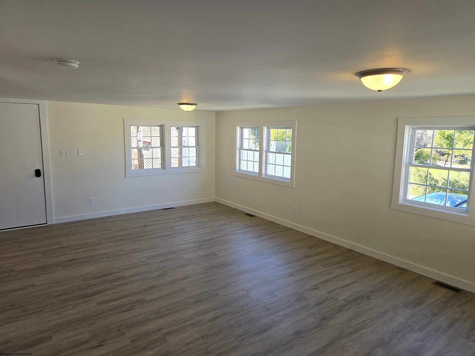 2 bed, 1.0 bath, $1,500 — Photo 4