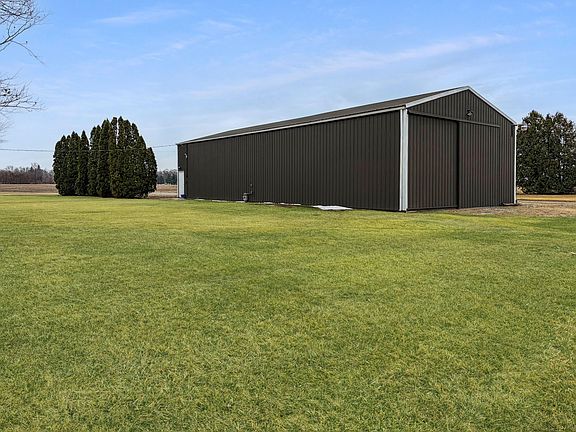 5th image of 1245 W Mount Calvary Rd