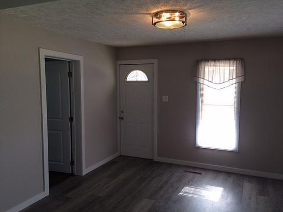 2nd image of 1122 N Nebraska Ave