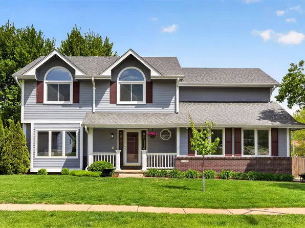 6101 Sharon Cir, Urbandale, IA 50322