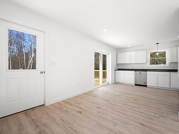 3rd image of 288 Elm Street