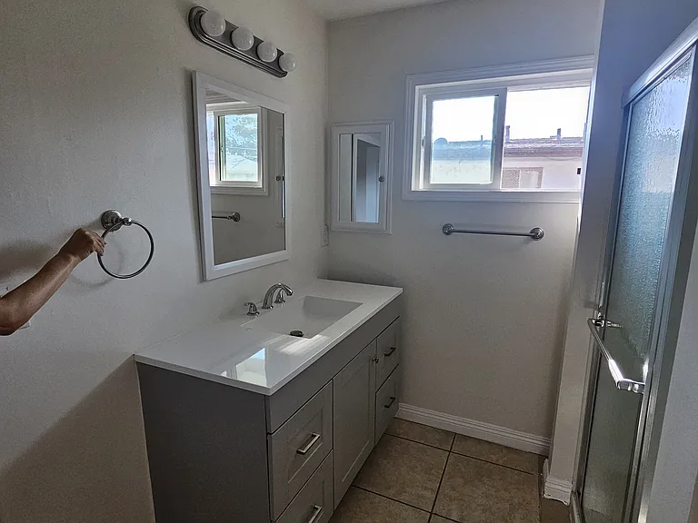 652 Center St #C — Photo 26