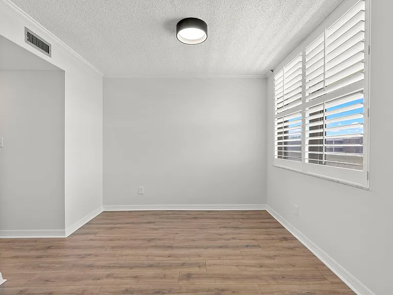 4890 Bay St NE #330 — Photo 7