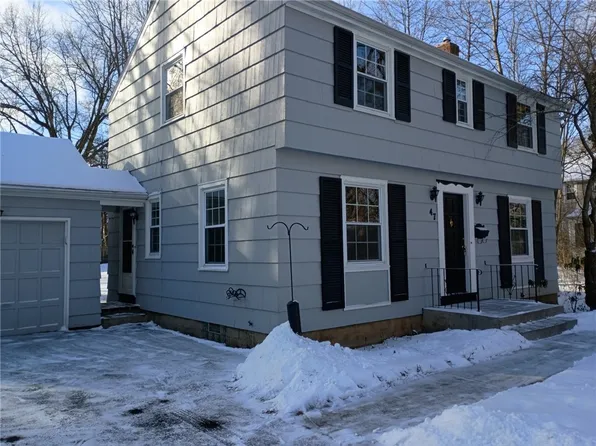 47 Hollyvale Dr, Rochester, NY 14618
