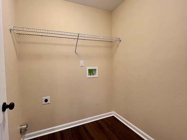 11423 Tierney Ave — Photo 6