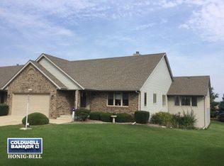 1725 Brock Cir, Sycamore, IL 60178