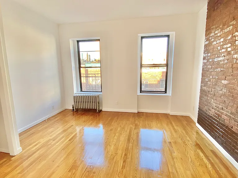 306 E 11th St #4B — Photo 5